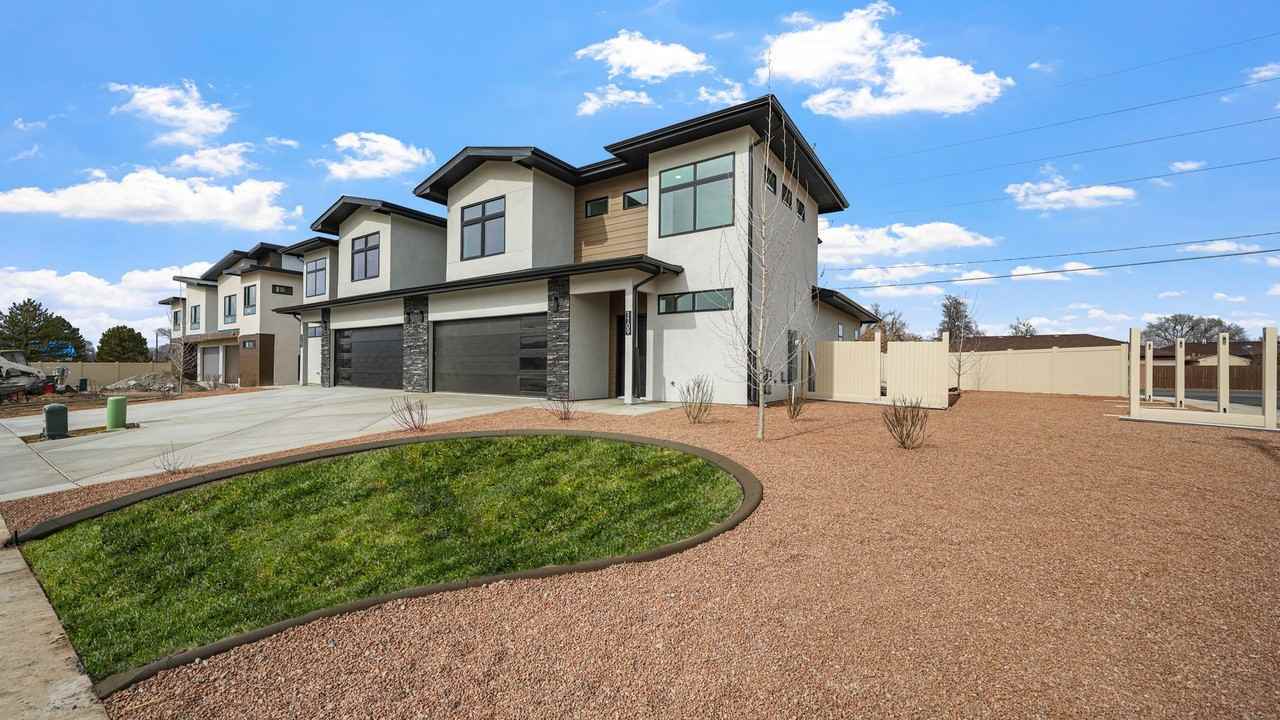 1107 1107 Mee Canyon Circle - Photo 3 of 36