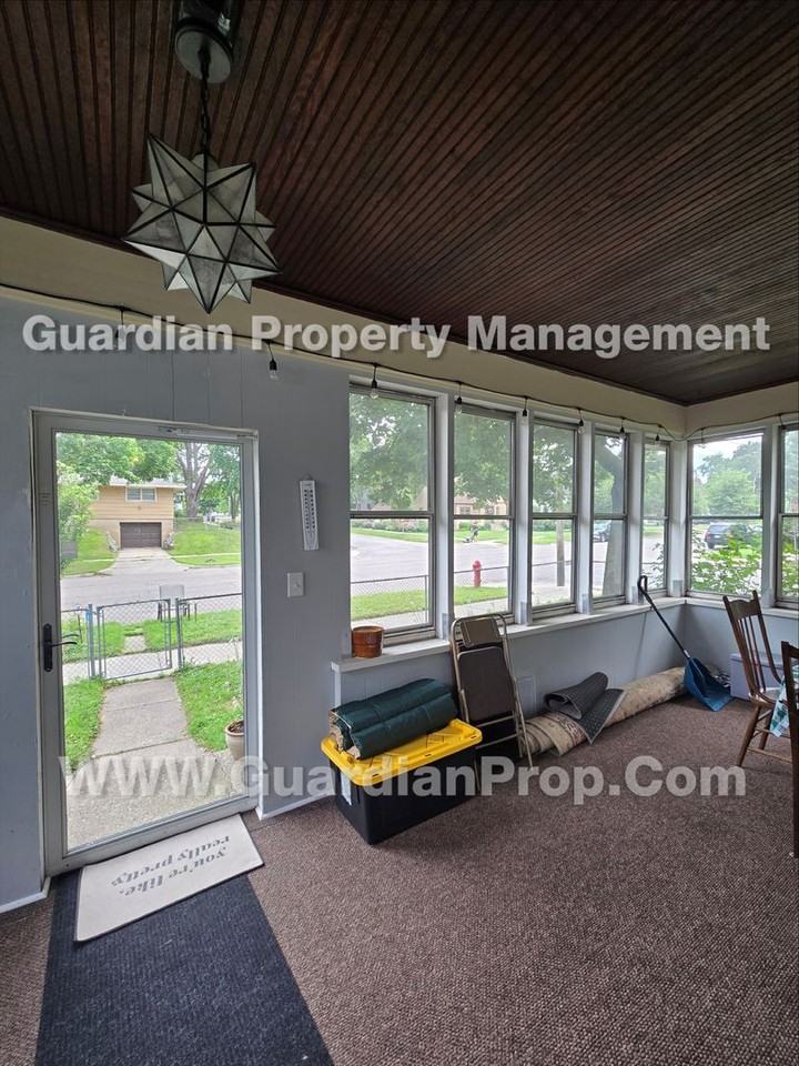 817 Stryker Ave - Photo 2 of 21