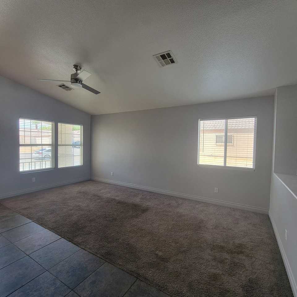 5916 Kenmore St - Photo 4 of 20