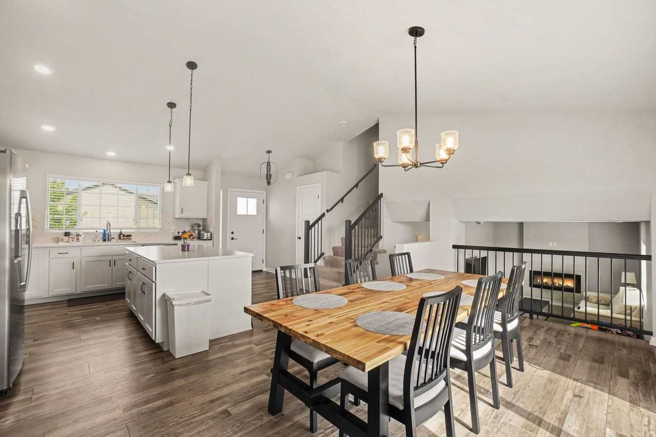 14703 S 19th St - Photo 6 of 25