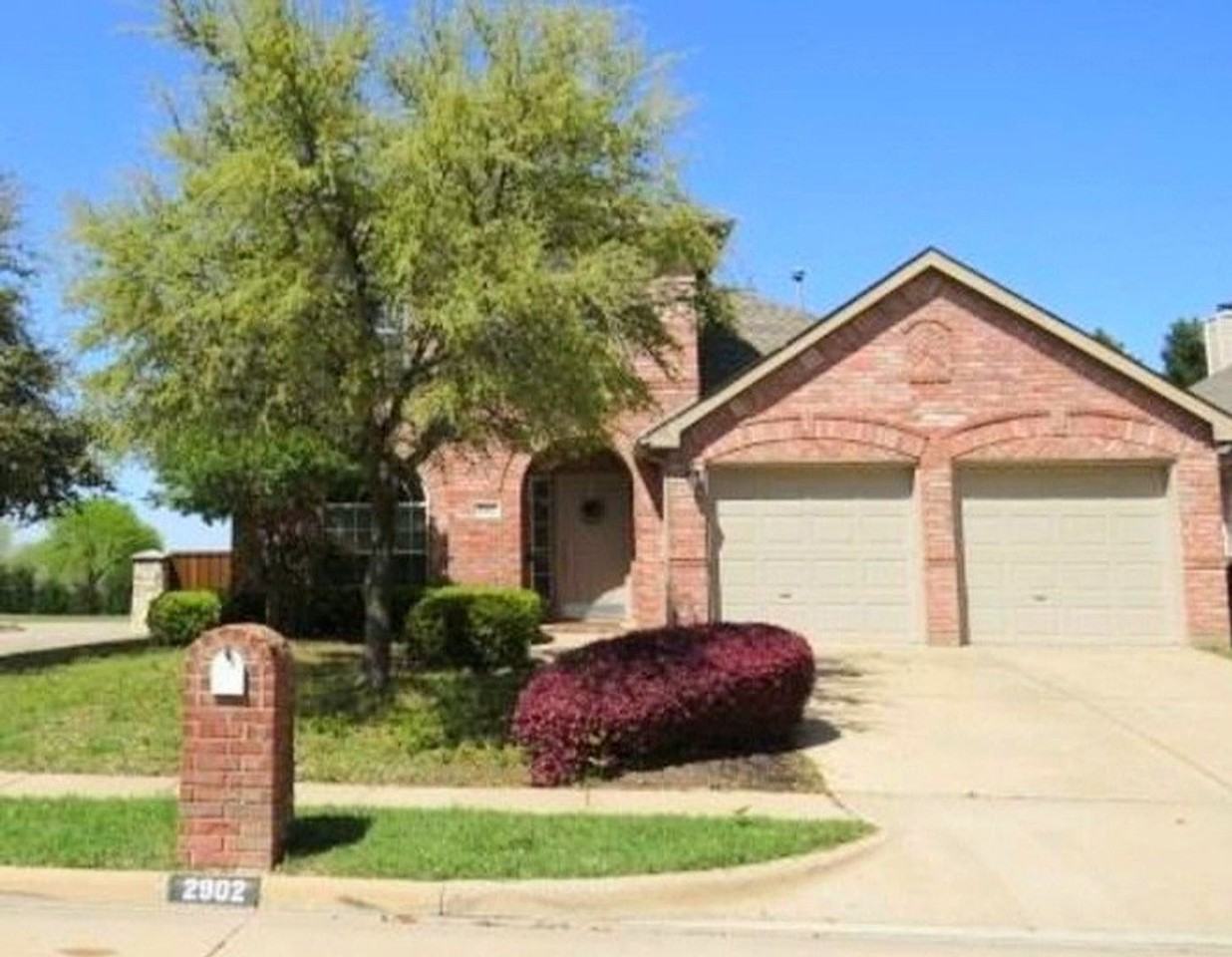 2902 Cedar Wood Dr