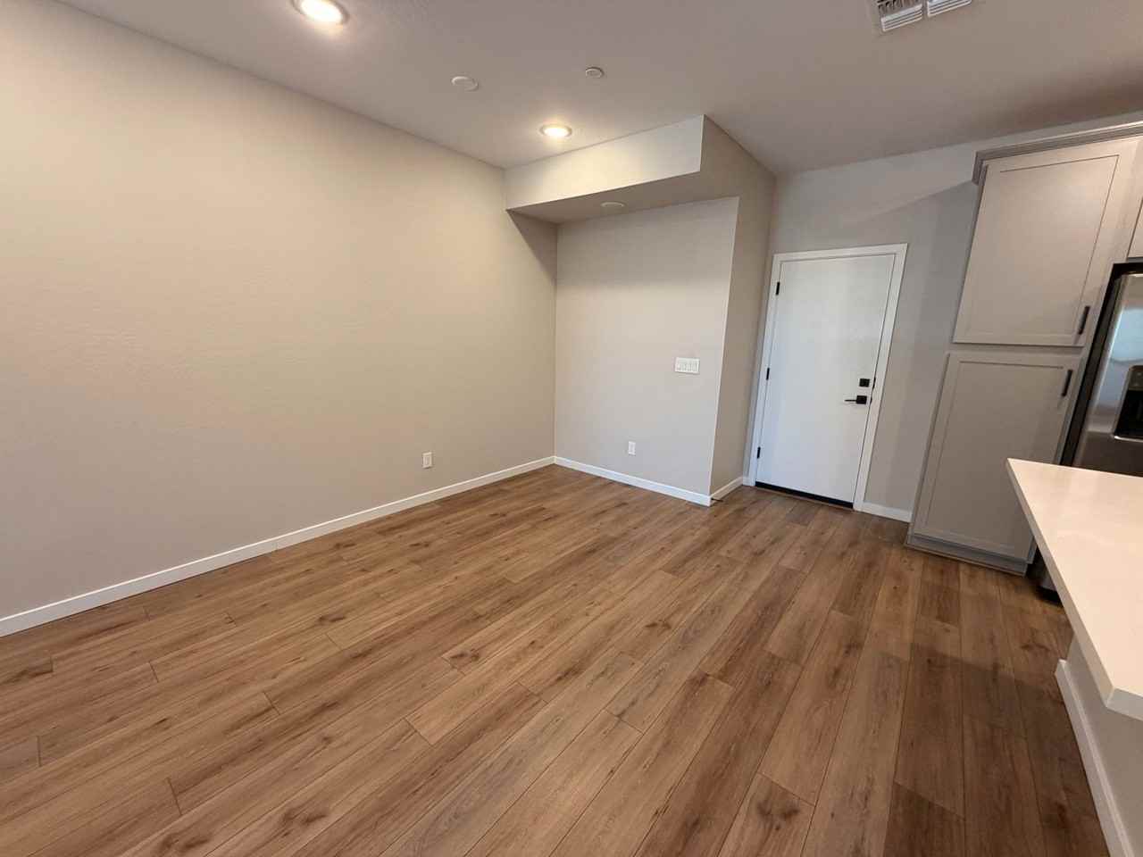 740 E Lark St #102 - Photo 4 of 20