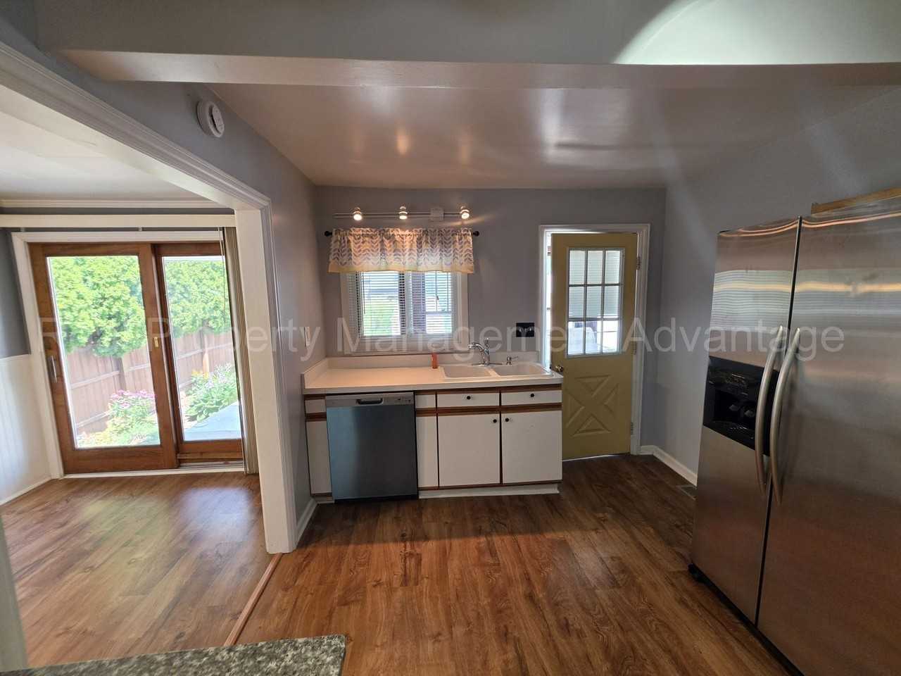 22017 Rosedale St - Photo 6 of 37