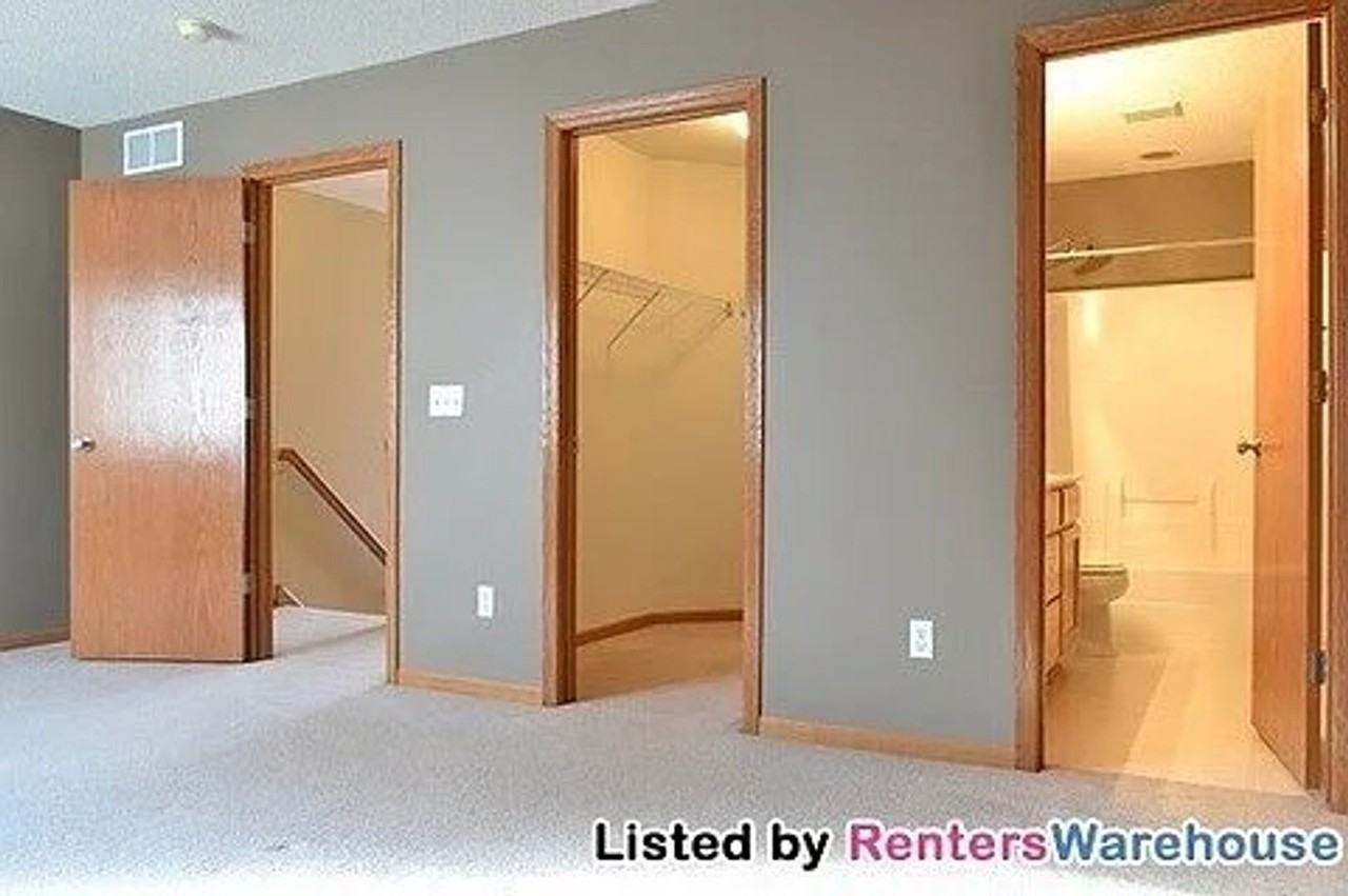 7580 Derby Ln - Photo 3 of 6