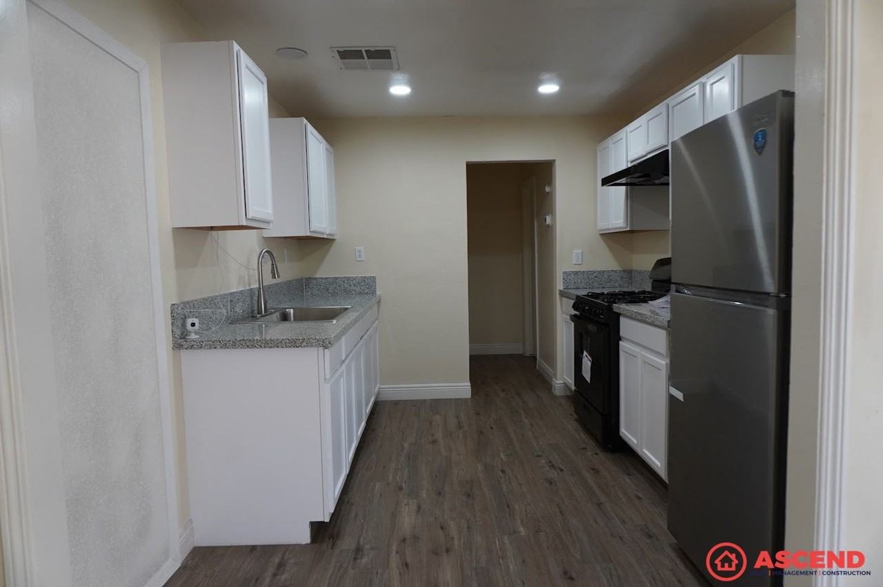 1106 Wilson Ave - Photo 5 of 10