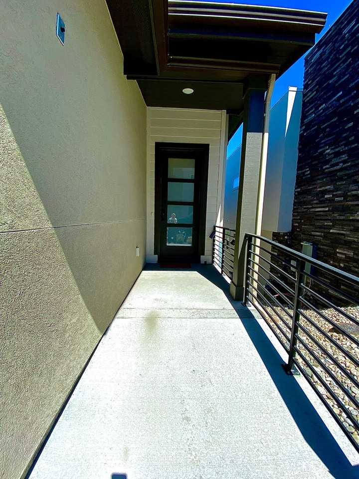 1274 E Echelon Ridge Ln - Photo 3 of 50