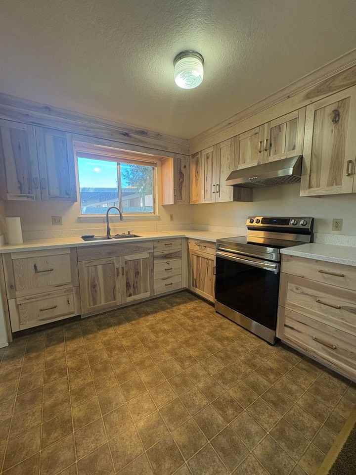 2702 W Modoc Ct - Photo 2 of 12