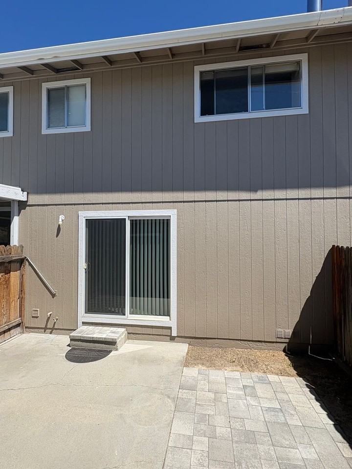 2702 W Modoc Ct - Photo 5 of 12
