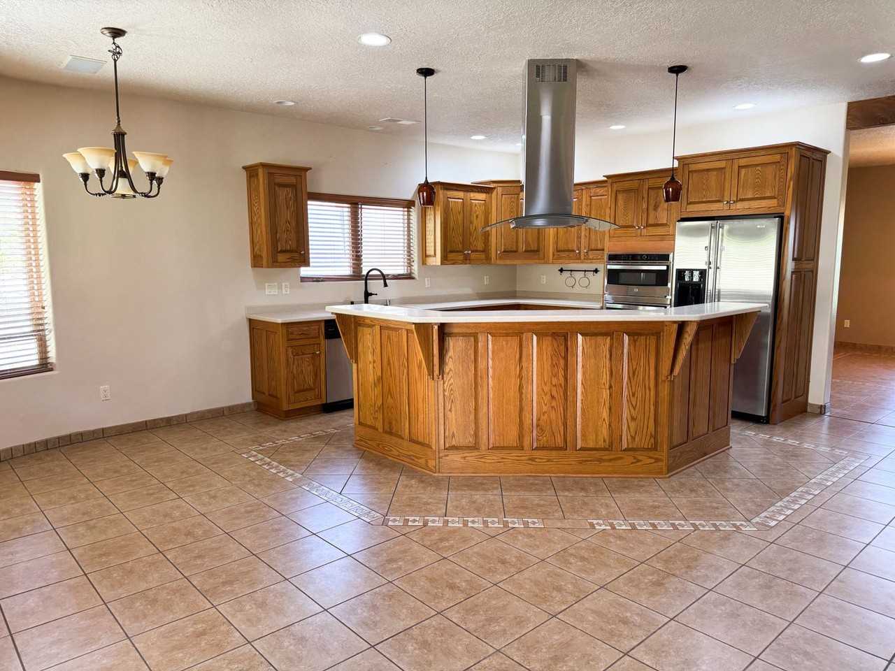 9 Jordan Ct - Photo 4 of 26
