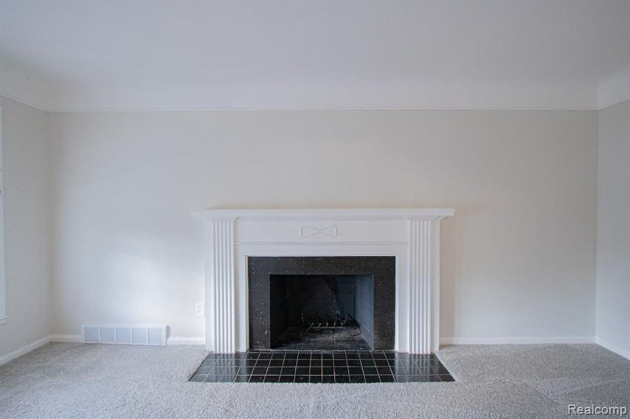 16896 Manor St - Photo 3 of 25