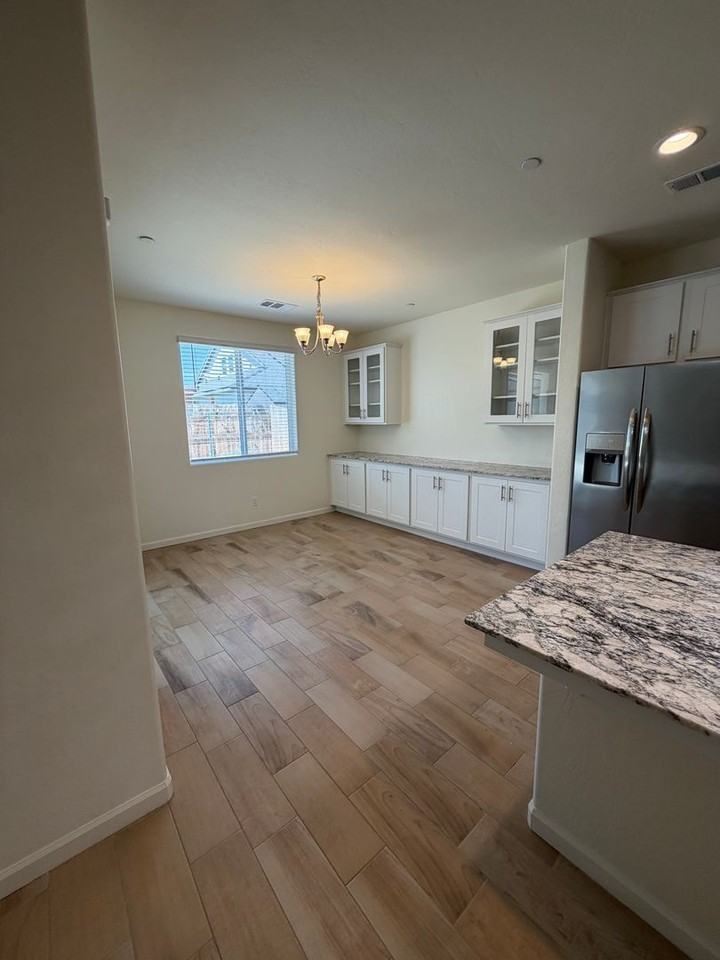 2026 Sherbrook Ave - Photo 4 of 31