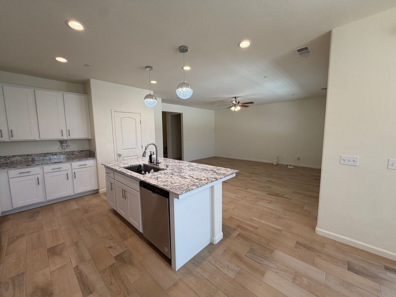 2026 Sherbrook Ave - Photo 5 of 31
