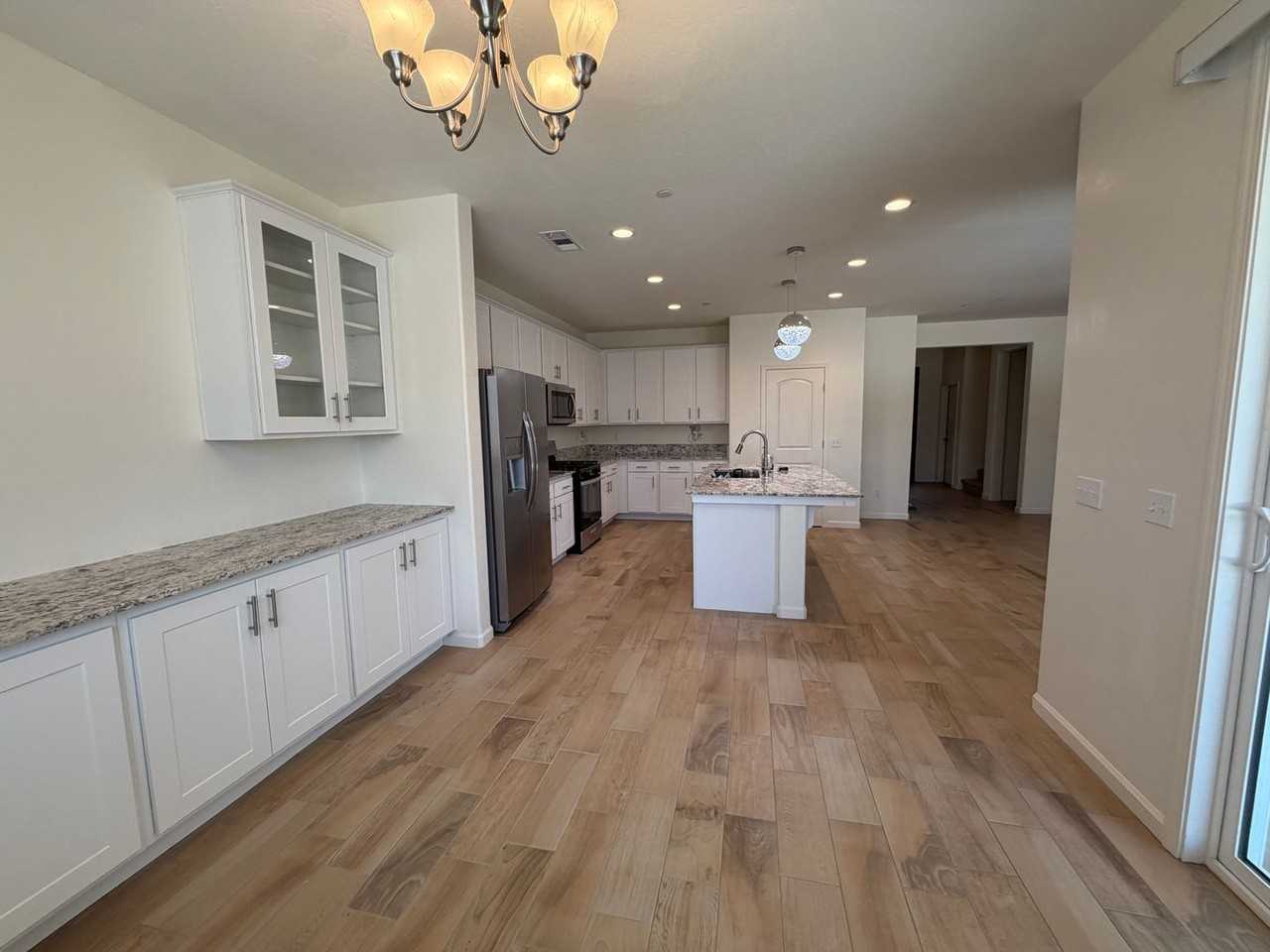 2026 Sherbrook Ave - Photo 6 of 31