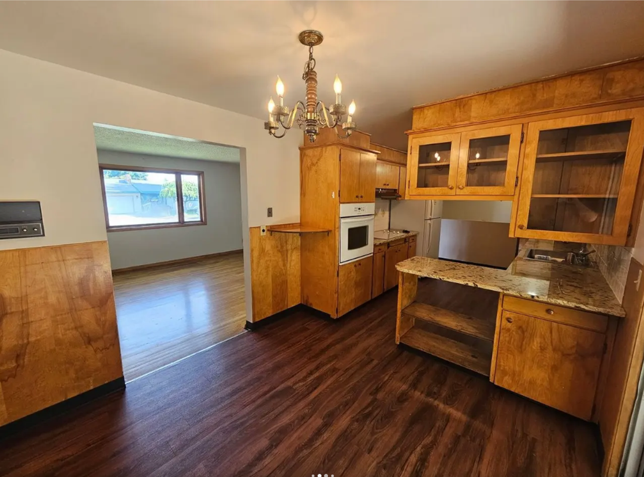 11822 E 15th Ave - Photo 7 of 29