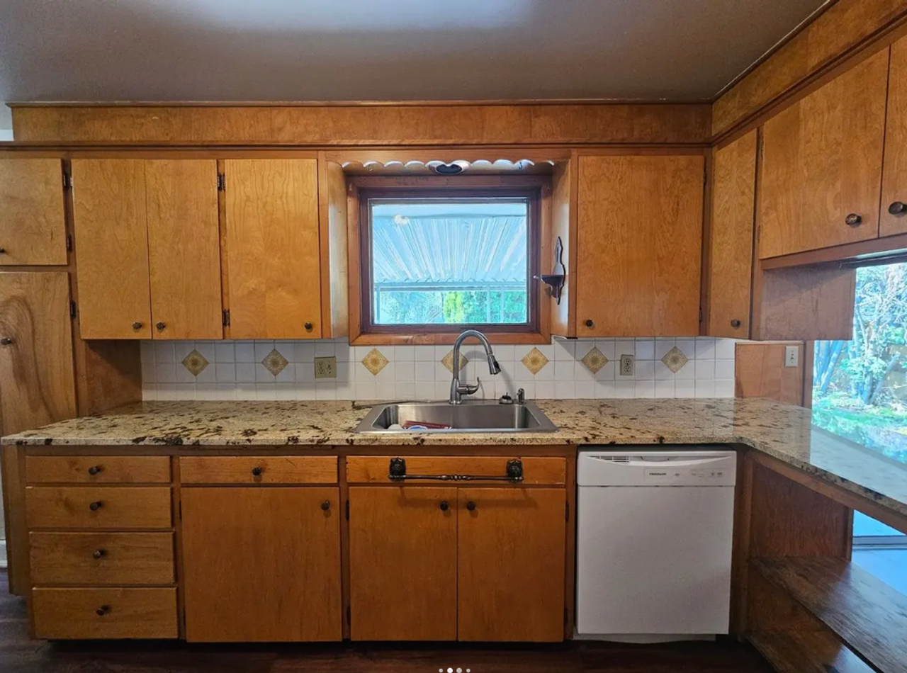 11822 E 15th Ave - Photo 7 of 29