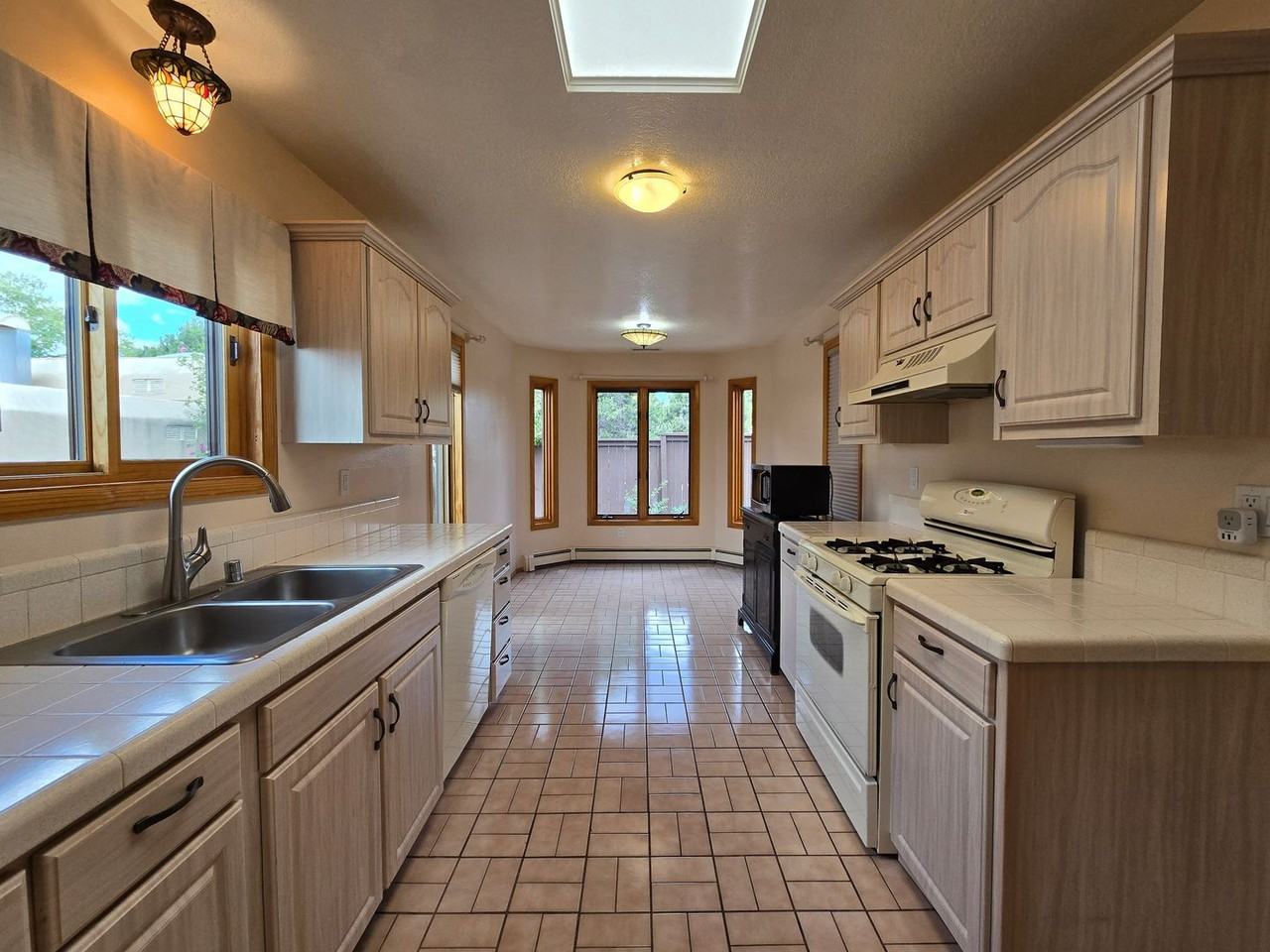 2874 Plaza Amarilla - Photo 5 of 29