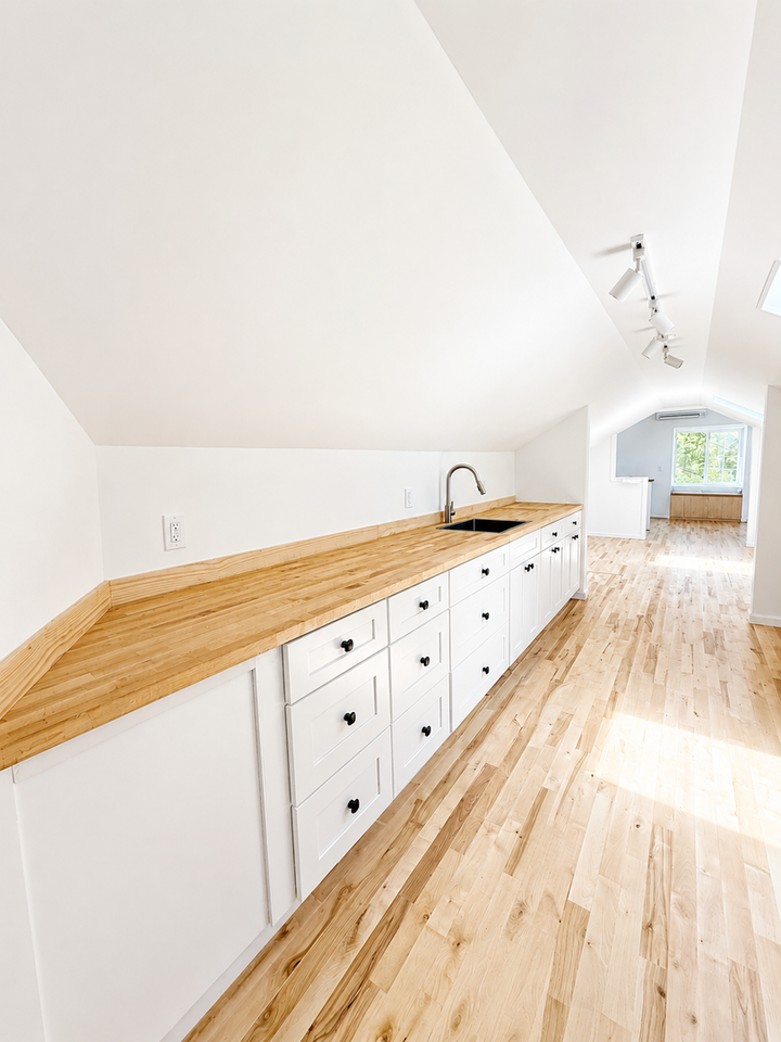1472 Chanticleer Ave - Photo 4 of 14