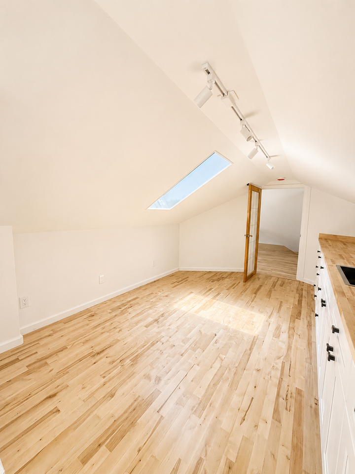 1472 Chanticleer Ave - Photo 5 of 14
