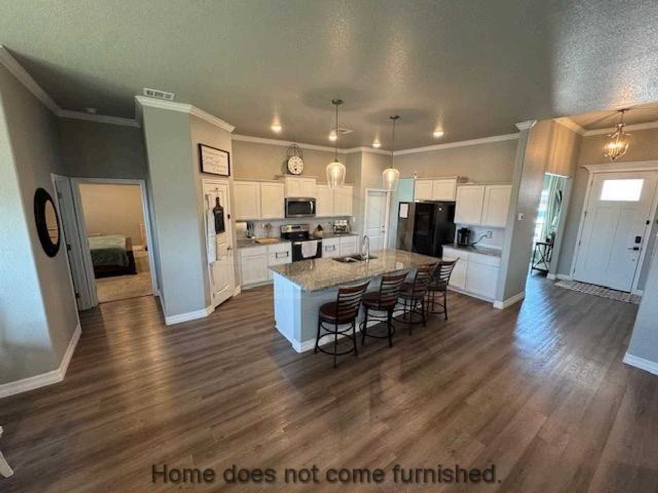 907 Holliday Dr - Photo 3 of 30