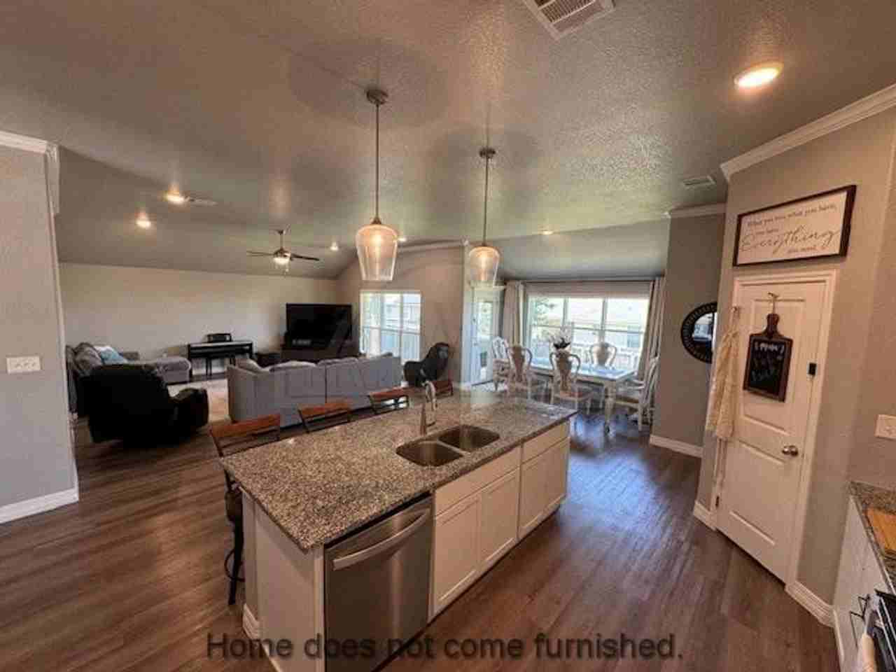 907 Holliday Dr - Photo 6 of 30