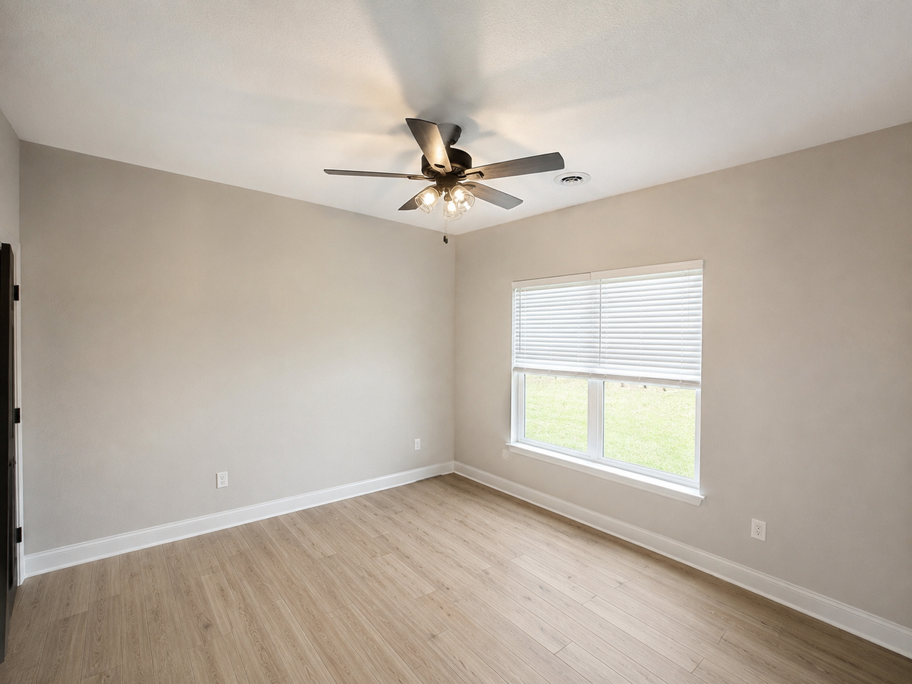 2086 Meadow Creek Ln - Photo 5 of 12