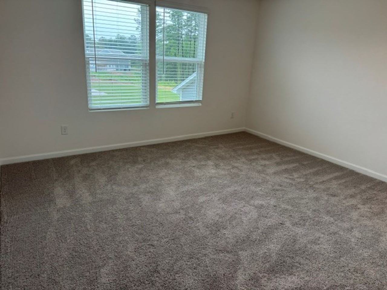 2174 Clifton Rd - Photo 4 of 33