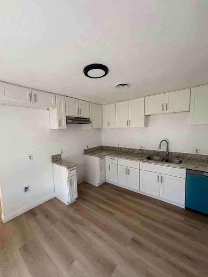 2824 N Half Moon Dr - Photo 3 of 12