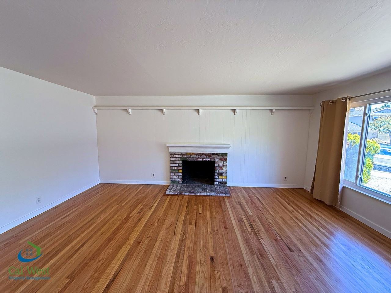 3174 Colfax Ct - Photo 5 of 34