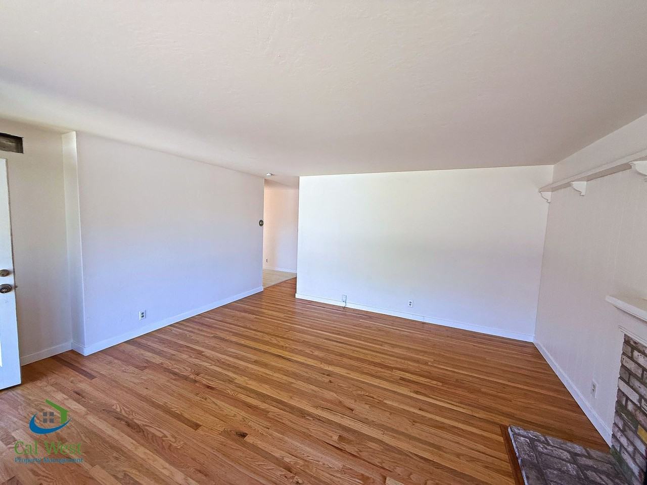 3174 Colfax Ct - Photo 7 of 34