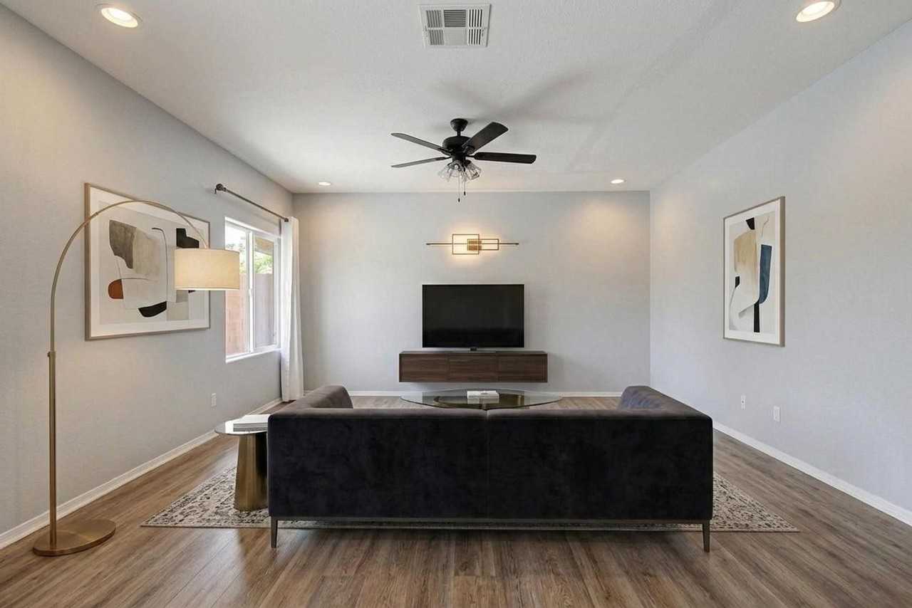 10289 Gibson Isle Dr - Photo 2 of 17