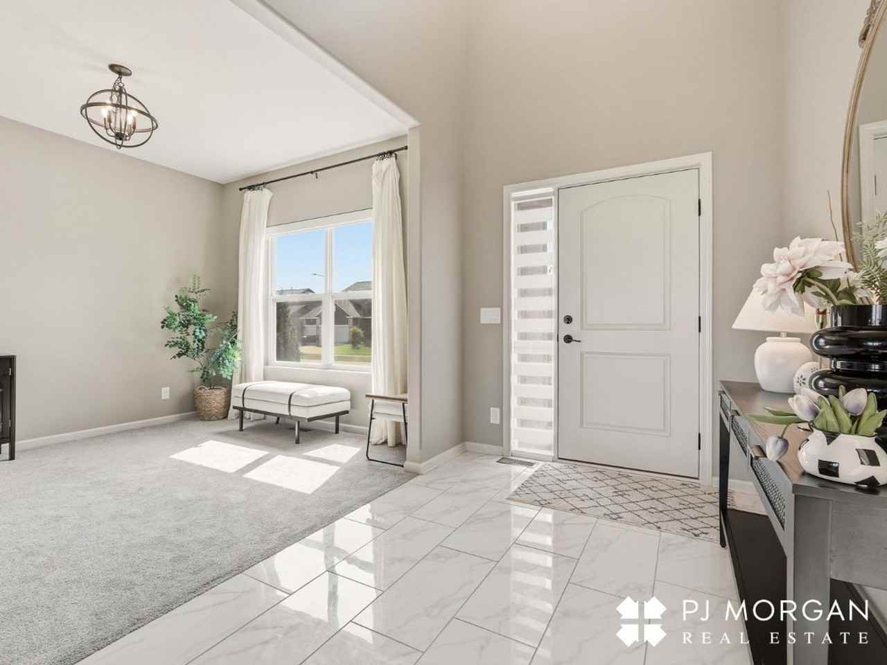 5109 N 209th St - Photo 5 of 35