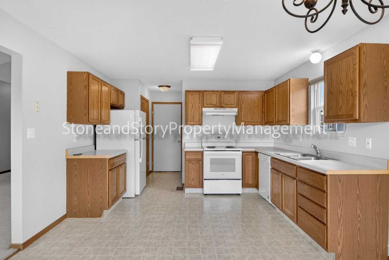 6926 Sw 17th St - Photo 6 of 40