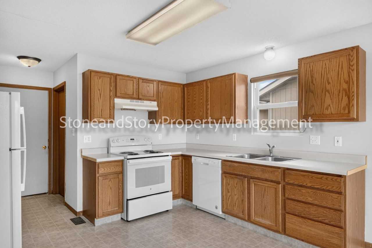 6926 Sw 17th St - Photo 7 of 40
