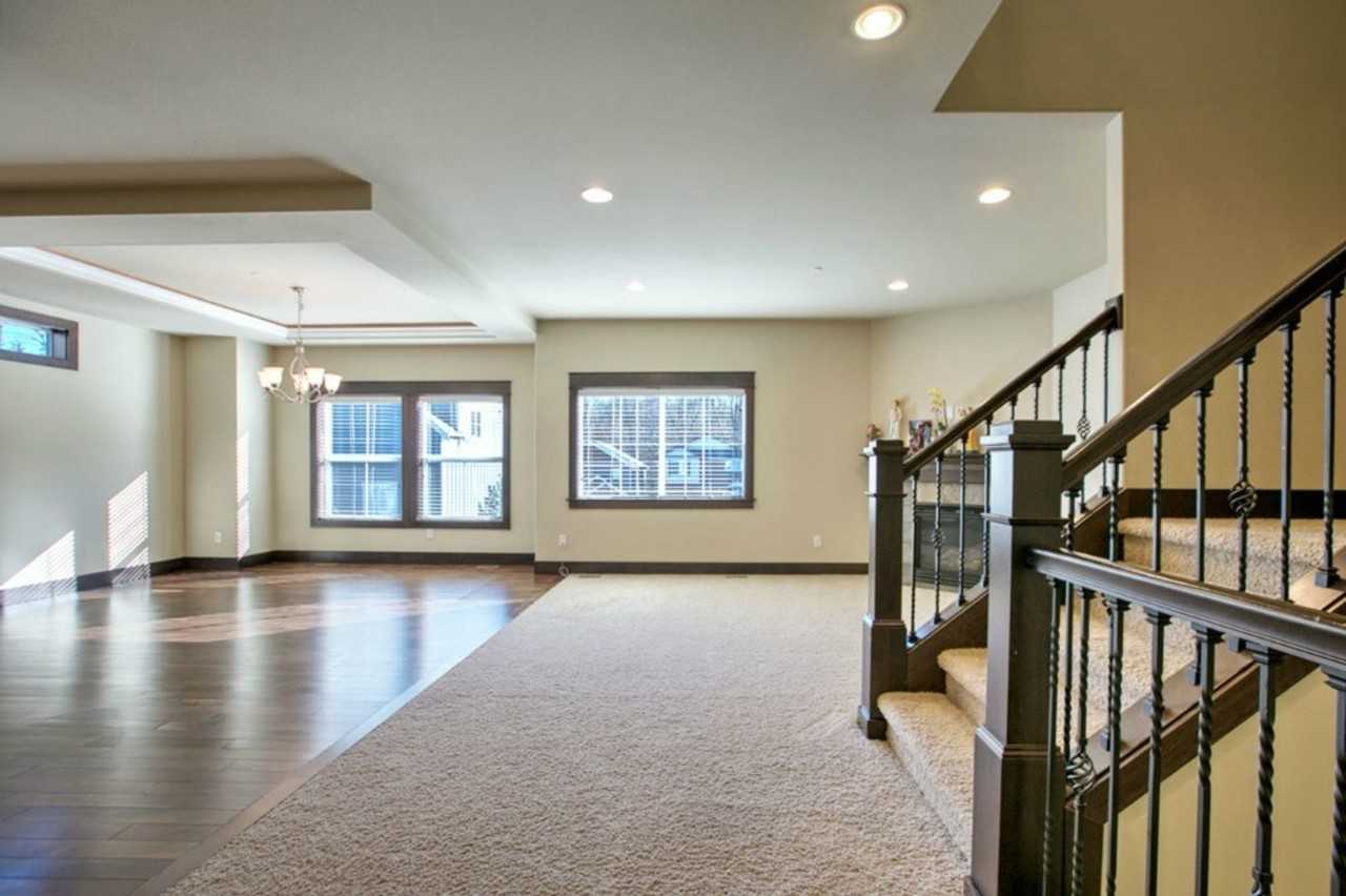 1357 Elma Pl Ne - Photo 2 of 28