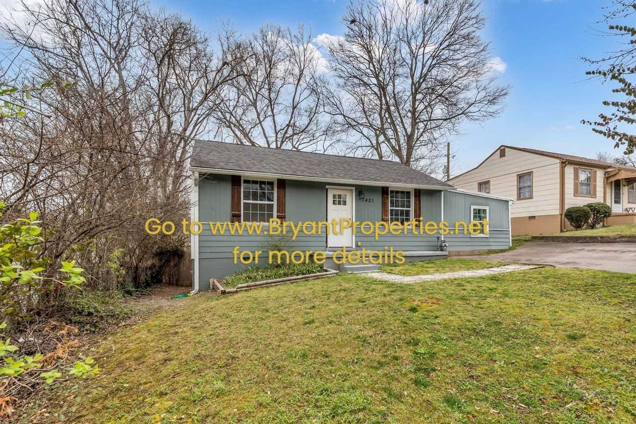 1421 Electric Ave - Photo 2 of 30