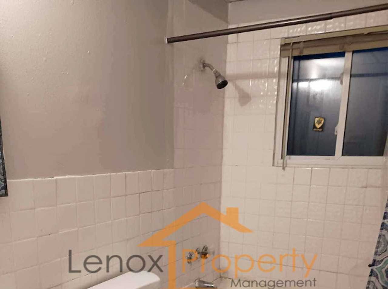 7020 Republic Ave - Photo 4 of 10