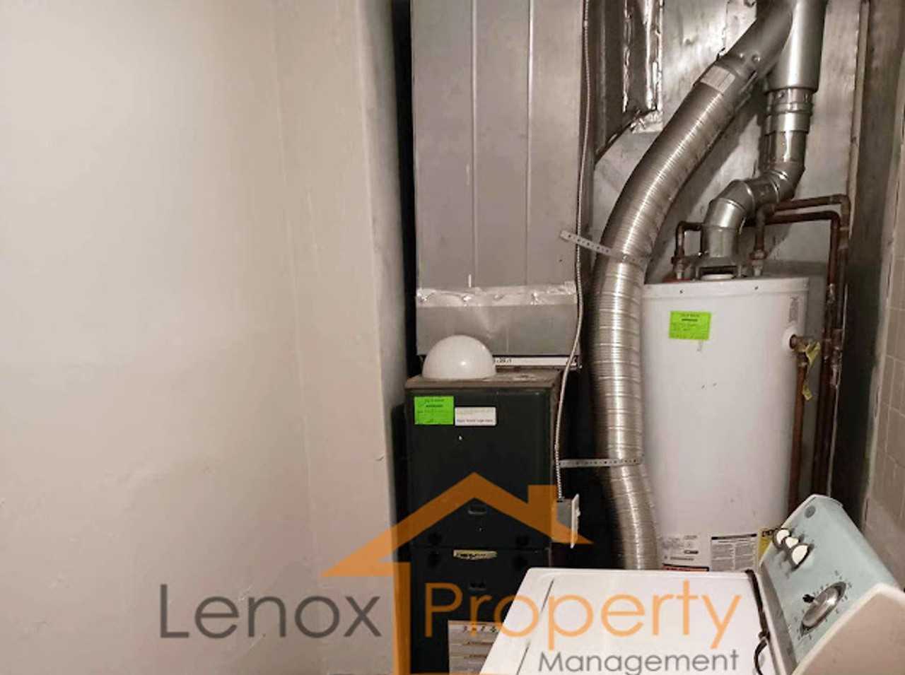 7020 Republic Ave - Photo 5 of 10