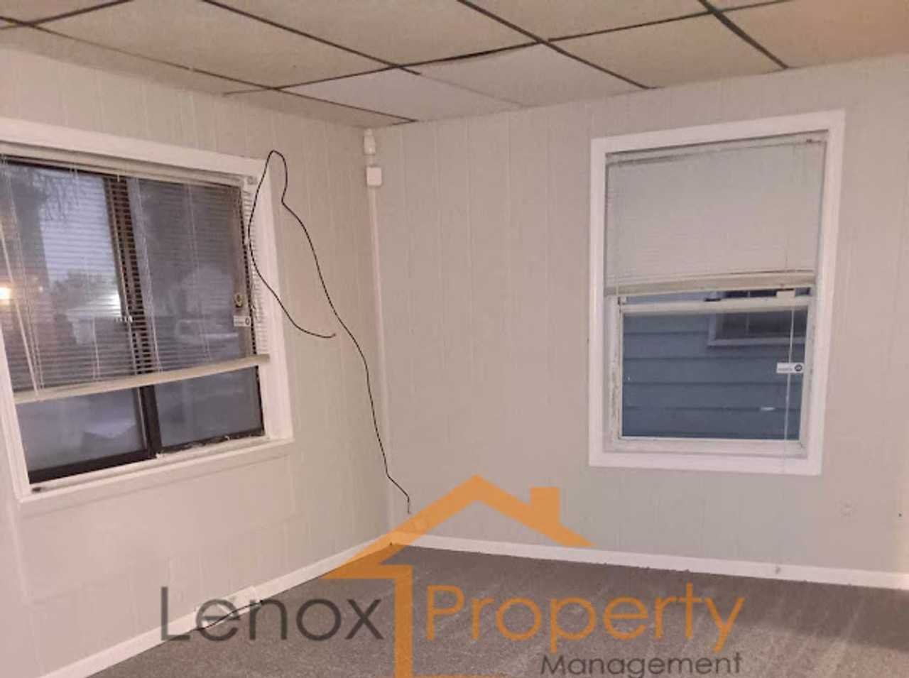 7020 Republic Ave - Photo 6 of 19