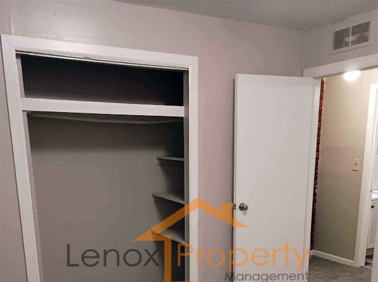 7020 Republic Ave - Photo 7 of 19