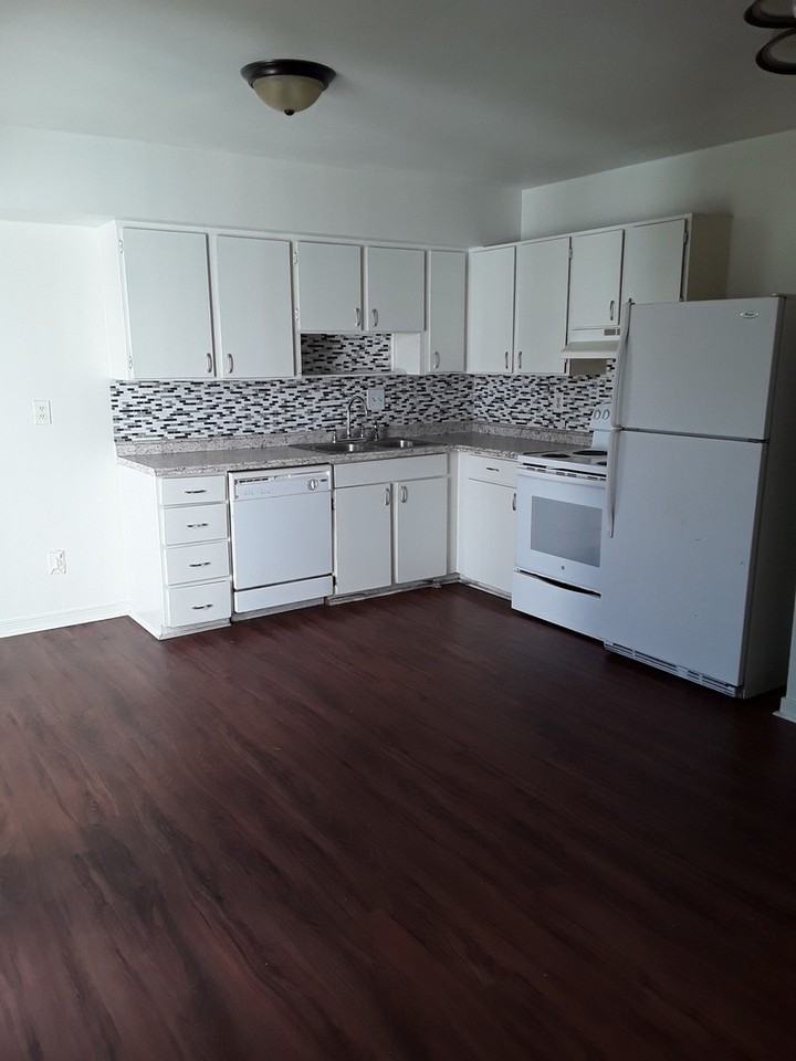 206 Devonshire Rd - Photo 3 of 6
