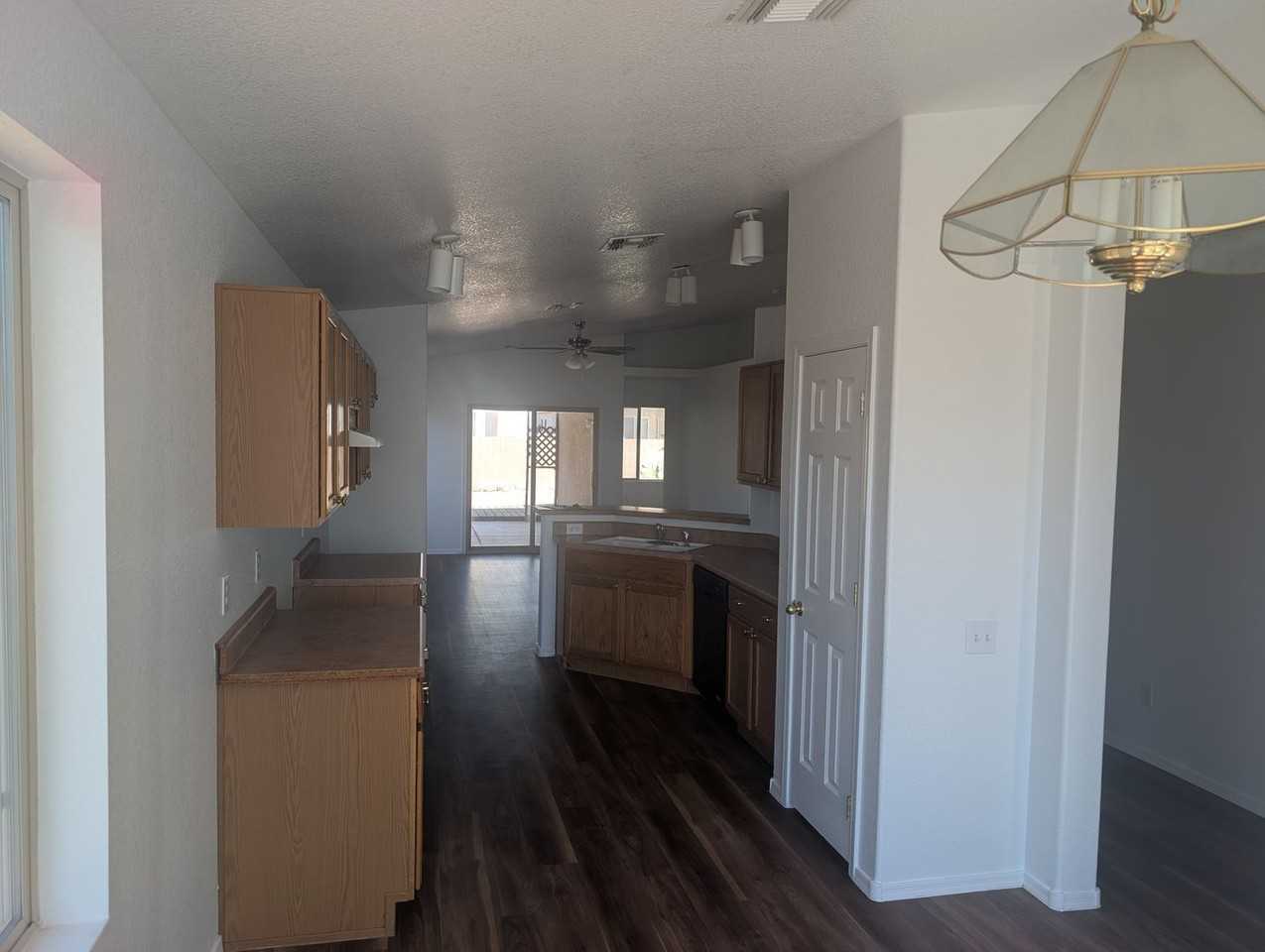 8849 N Majestic Mountain Dr - Photo 3 of 24