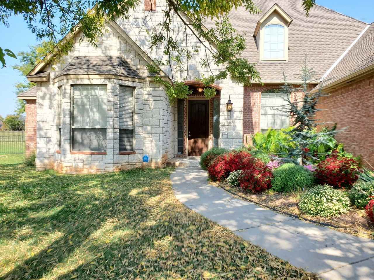 3341 Heritage Green Cir - Photo 4 of 35