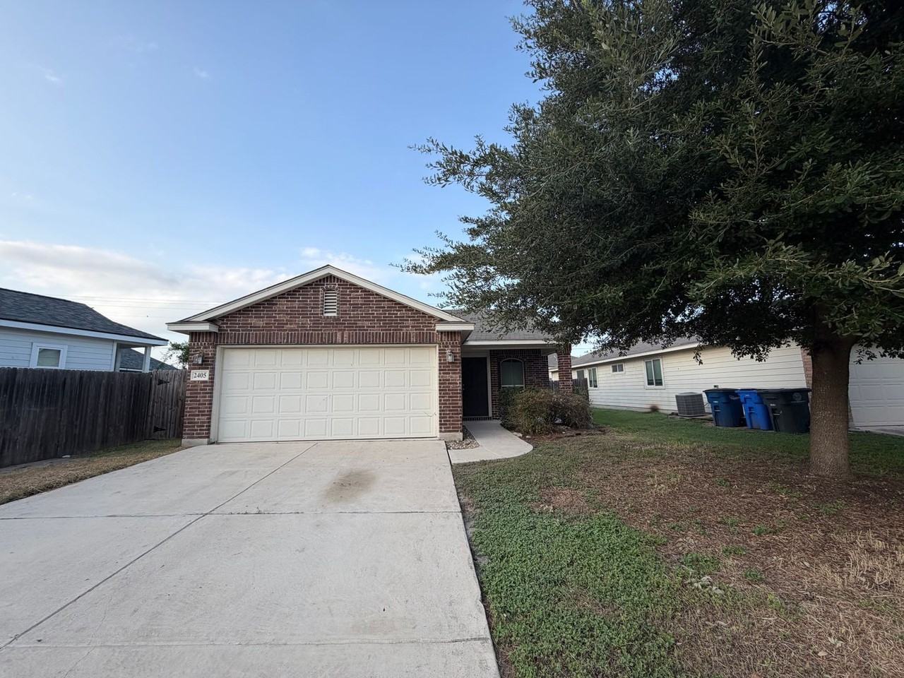 2405 N Ranch Estates Blvd - Photo 2 of 19