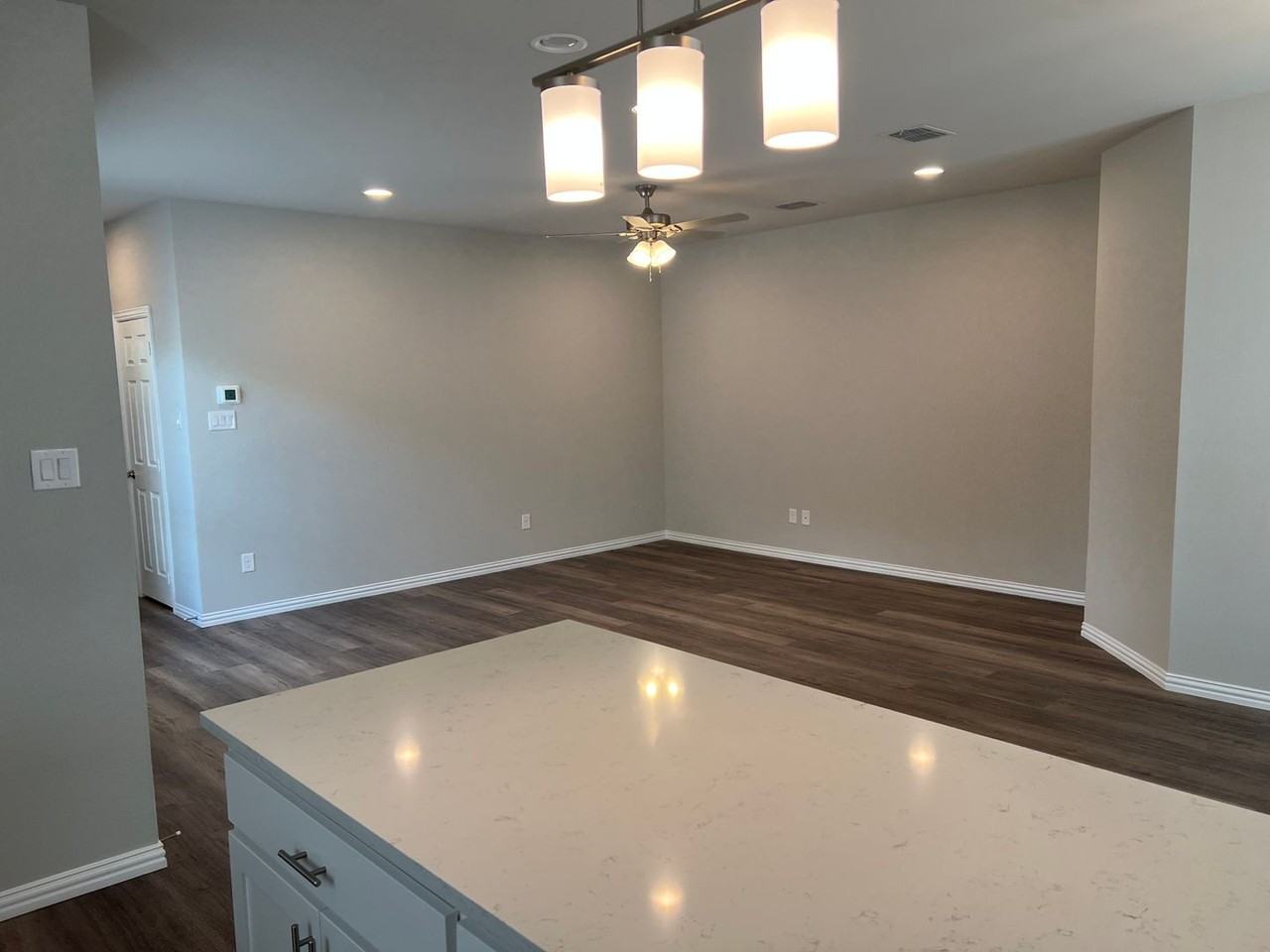 212 Wayside Ct - Photo 2 of 16