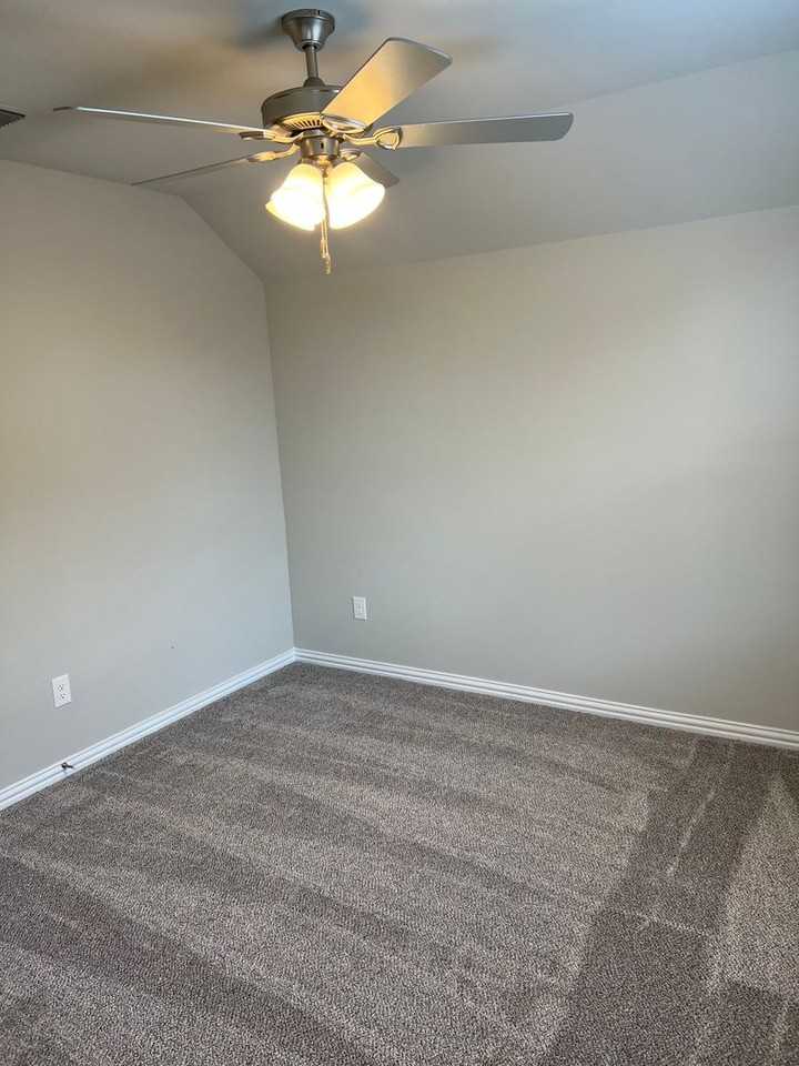 212 Wayside Ct - Photo 7 of 16