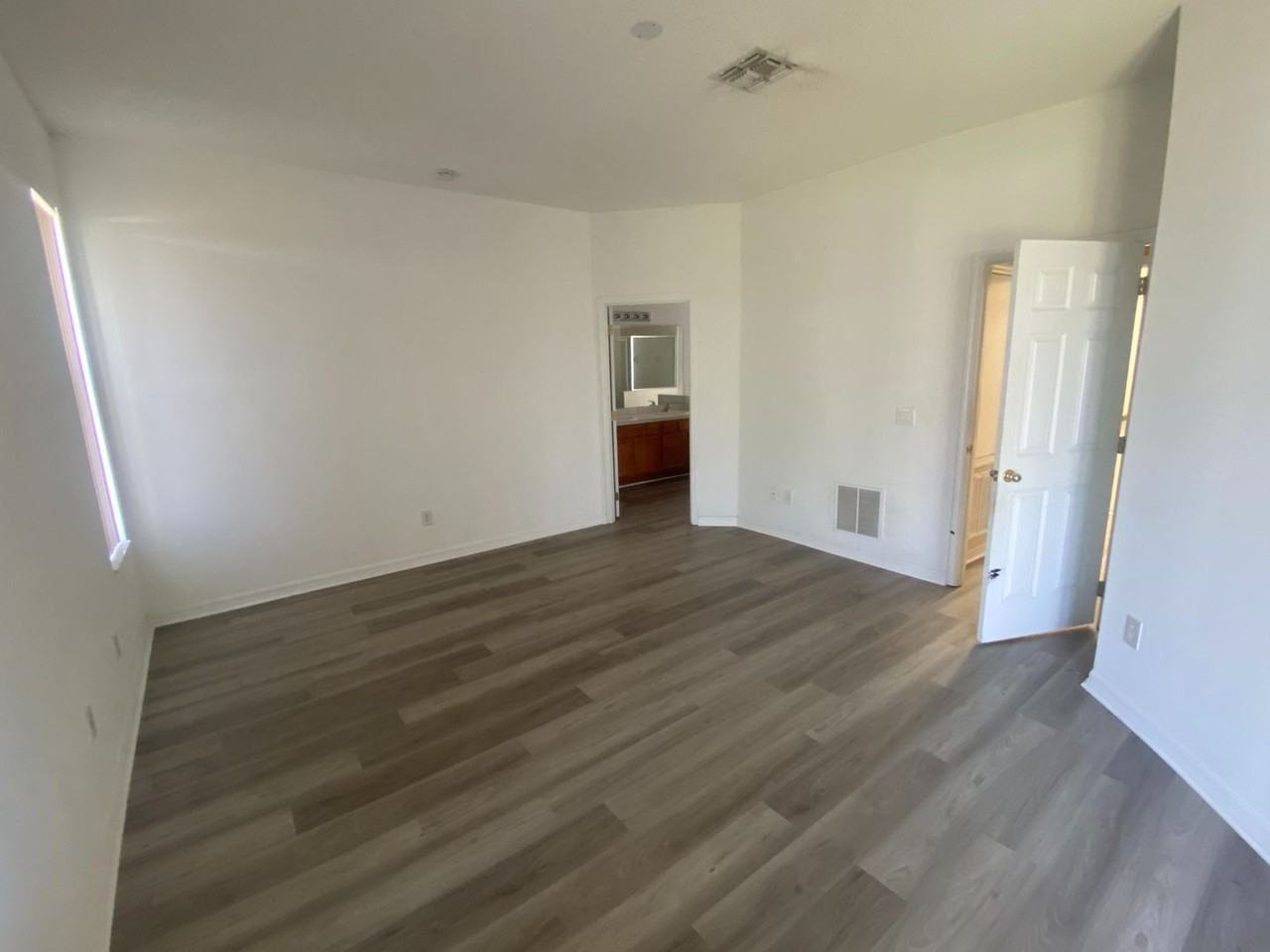 1239 Dunbrooke St - Photo 5 of 38