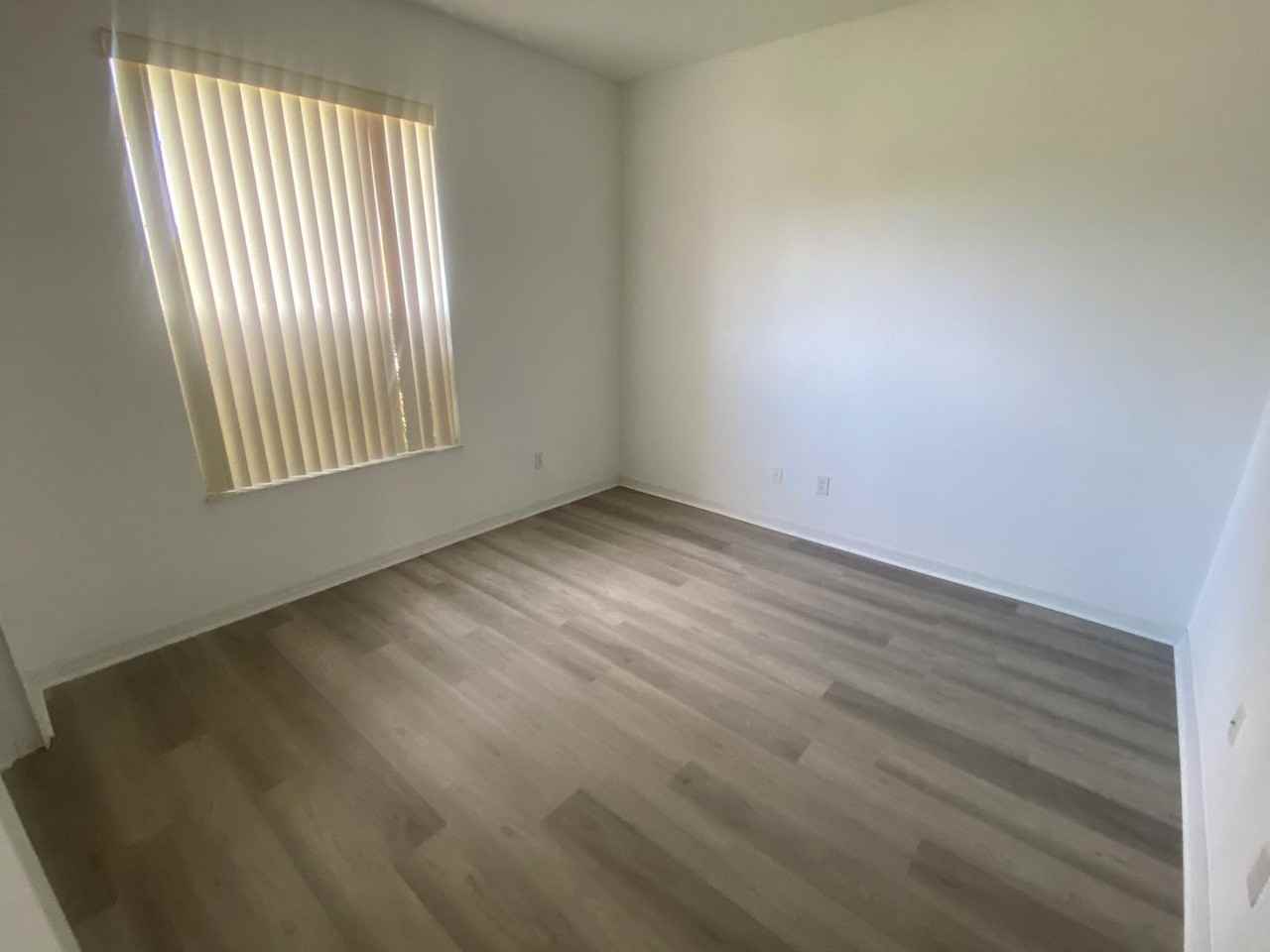 1239 Dunbrooke St - Photo 6 of 38