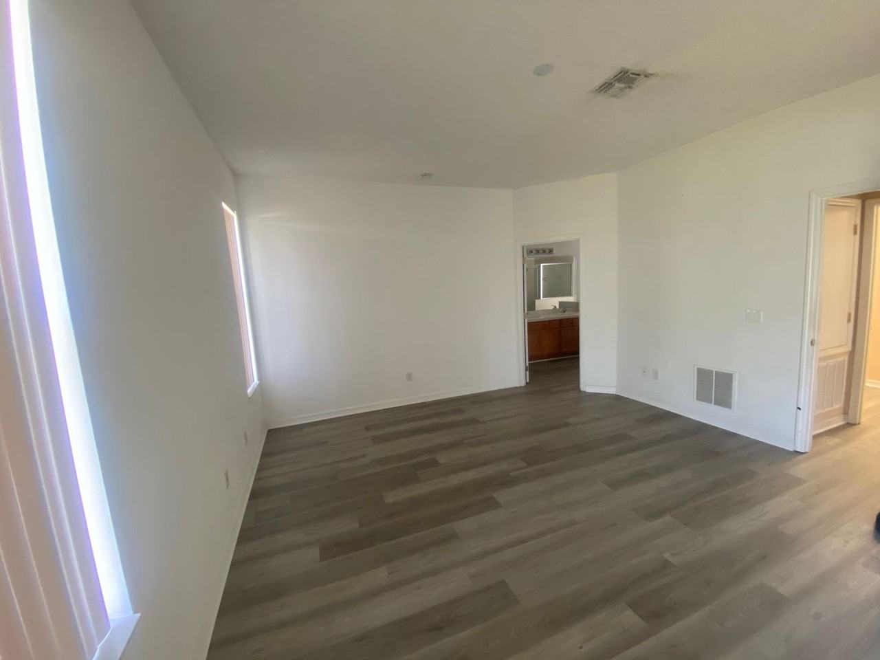 1239 Dunbrooke St - Photo 7 of 38