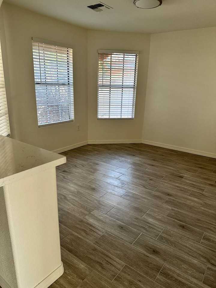1430 W Camino Ct - Photo 5 of 23