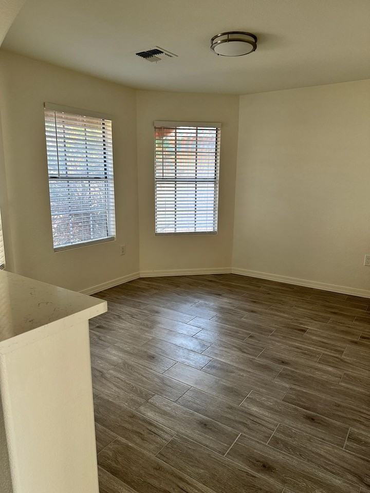 1430 W Camino Ct - Photo 6 of 23